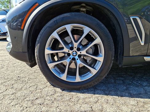 Used 2023 BMW X5 xDrive40i w/ Premium Package AWD/4WD image 9