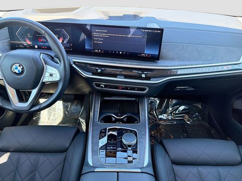 Certified 2025 BMW X7 xDrive40i w/ Premium Package image 21