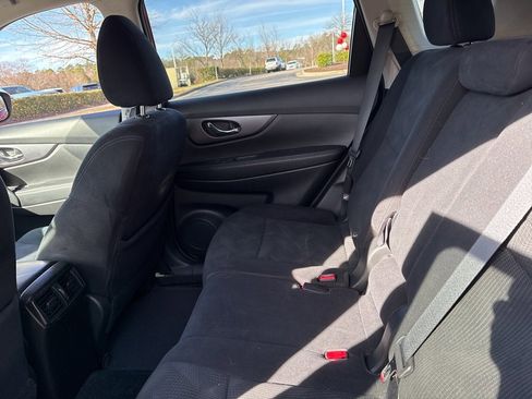 Used 2016 Nissan Rogue S w/ Appearance Package image 11