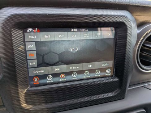 Certified 2023 Jeep Gladiator Sport image 24