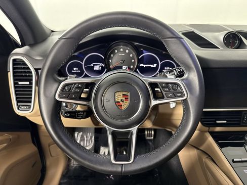 Certified 2023 Porsche Cayenne S Platinum w/ Premium Package Plus AWD/4WD image 36