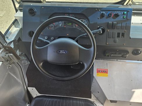 Used 2014 Ford E-350 and Econoline 350 Super Duty w/ A/C Prep Package image 25