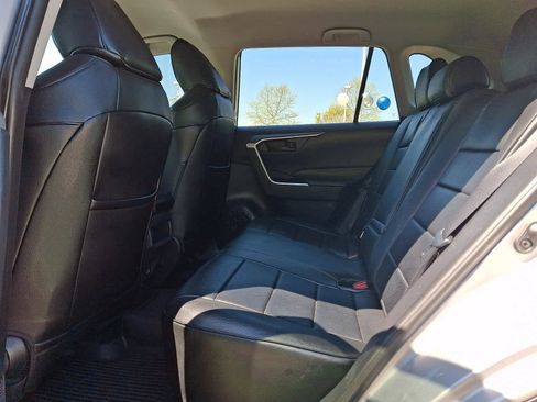 Used 2019 Toyota RAV4 LE w/ All Weather Liner Package AWD/4WD image 12