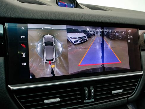 Used 2023 Porsche Cayenne Platinum Edition image 26