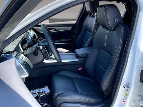 Used 2024 Jaguar XF R-Dynamic SE AWD/4WD image 19