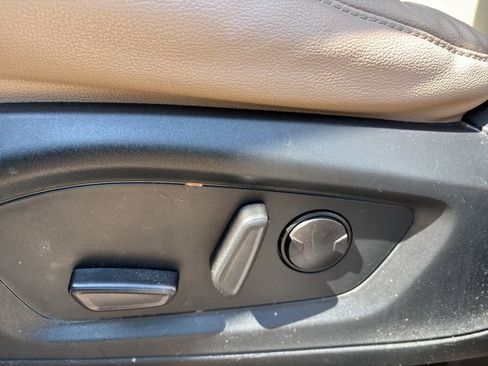 Used 2022 Ford Explorer Limited w/ Equipment Group 301A image 18