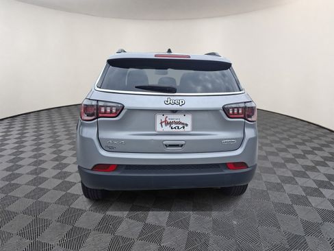 Used 2024 Jeep Compass Latitude AWD/4WD image 5