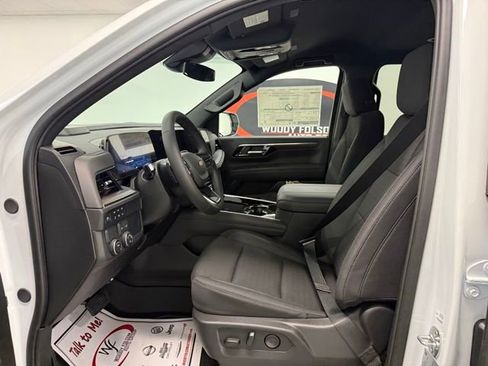 New 2026 Chevrolet Suburban LS image 9