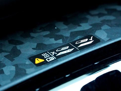 Used 2024 GMC Canyon AT4 w/ AT4 Premium Package image 33