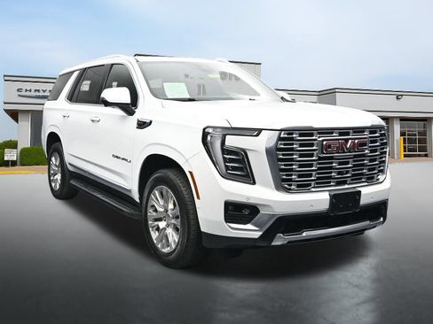 Used 2025 GMC Yukon Denali AWD/4WD image 7