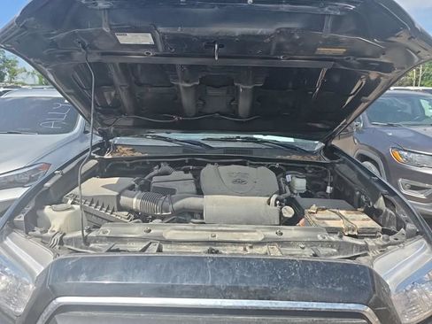 Used 2022 Toyota Tacoma SR5 RWD image 10