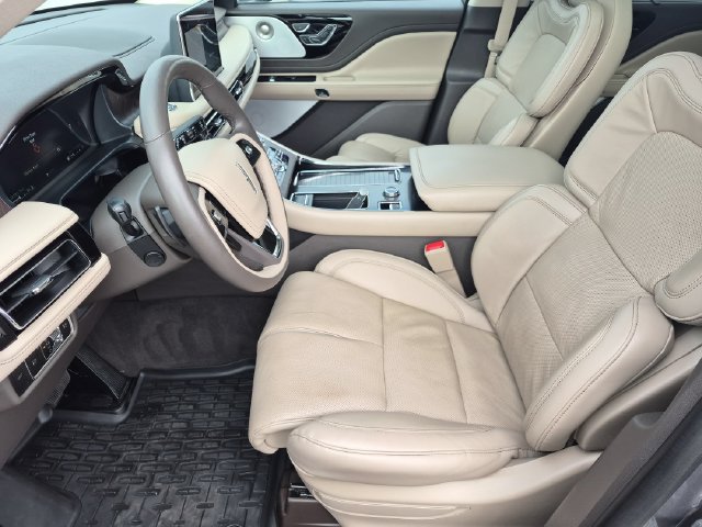 Used 2024 Lincoln Aviator Reserve w/ Equipment Group 201A AWD/4WD image 12