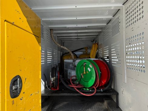 Used 2018 Mercedes-Benz Sprinter 3500 image 17