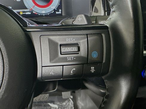 Used 2024 Nissan Pathfinder Platinum w/ Cargo Package AWD/4WD image 17