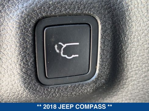 Used 2018 Jeep Compass Limited AWD/4WD image 14