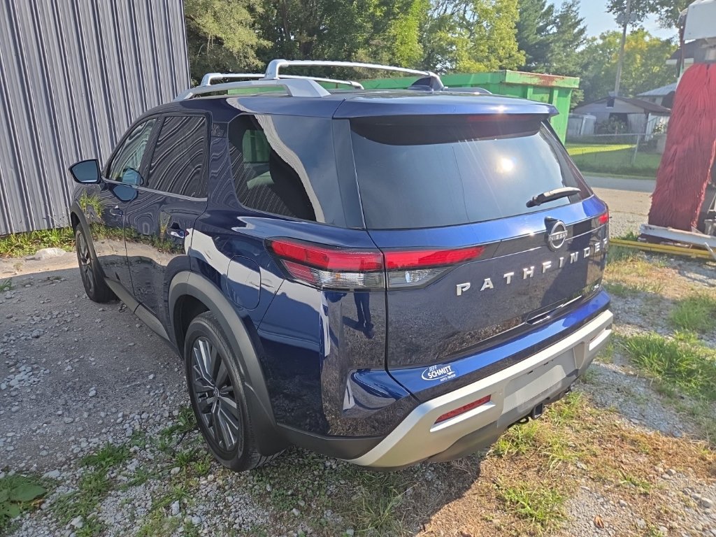 Certified 2025 Nissan Pathfinder SL w/ SL Premium Package FWD image 5