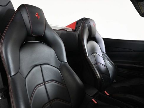 Used 2018 Ferrari 488 Spider image 4