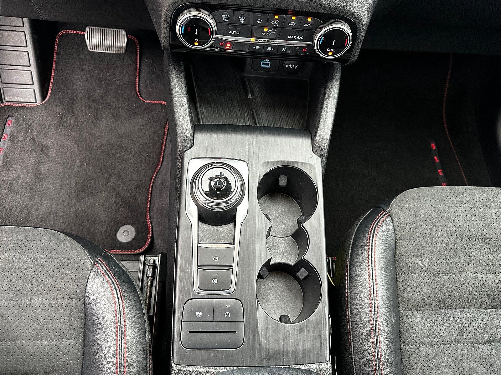 Used 2022 Ford Escape SEL w/ SEL Stealth AWD Package image 18