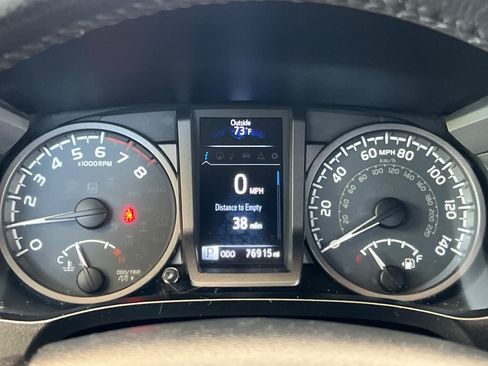 Used 2018 Toyota Tacoma TRD Off-Road w/ Technology Package RWD image 27