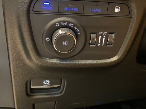 Used 2023 Jeep Grand Cherokee Summit AWD/4WD image 24