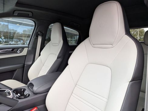 New 2026 Porsche Cayenne GTS image 5