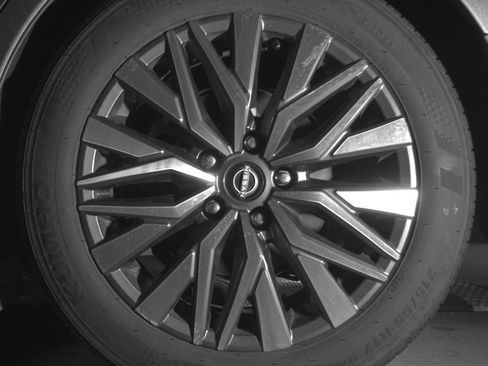 Used 2025 Nissan Altima 2.5 SV FWD image 14