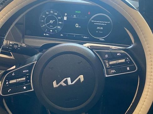Used 2024 Kia Seltos SX AWD/4WD image 3