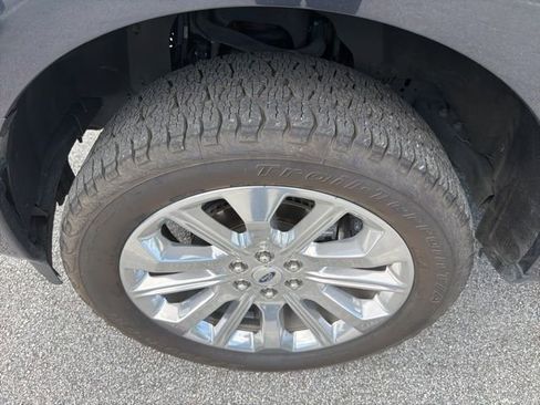 Used 2022 Ford F150 Limited image 4