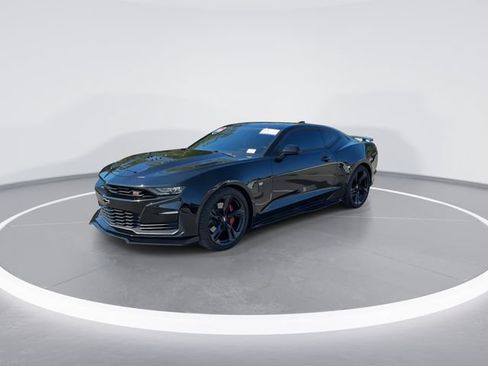 Used 2019 Chevrolet Camaro SS RWD image 1