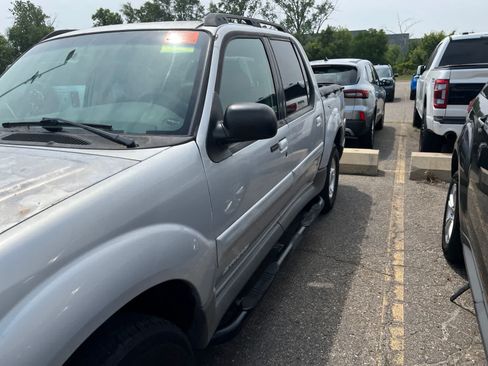 Used 2001 Ford Explorer Sport Trac 4x4 image 7