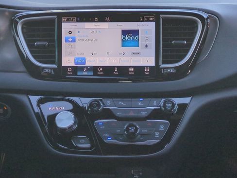 New 2026 Chrysler Voyager LX image 16