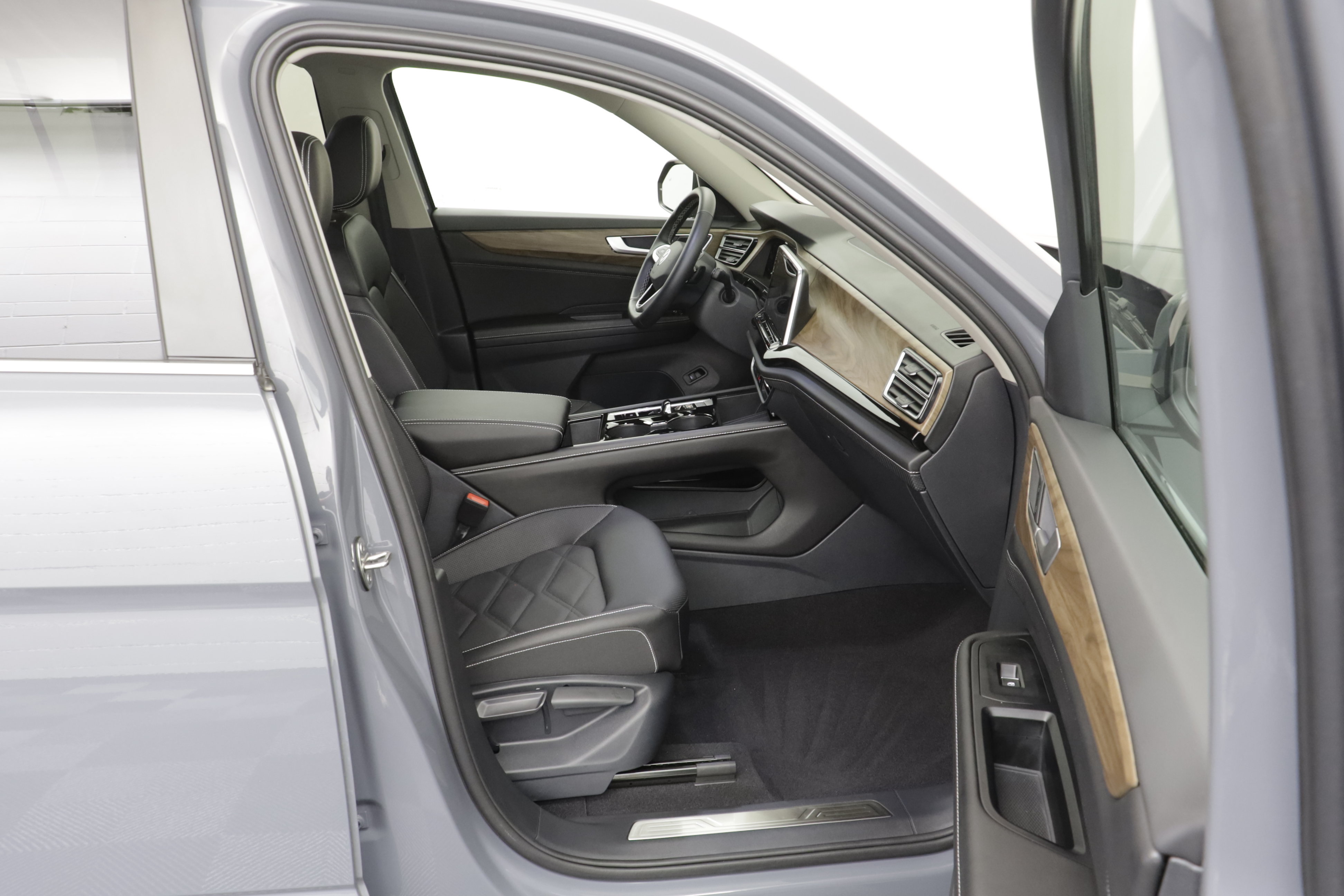 Certified 2026 Volkswagen Atlas SE w/ Panoramic Sunroof Package AWD/4WD image 19