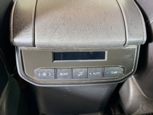 Certified 2022 Toyota Highlander XLE image 25