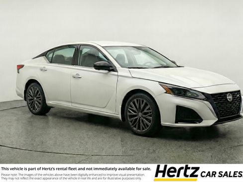 Used 2025 Nissan Altima 2.5 SV FWD image 1