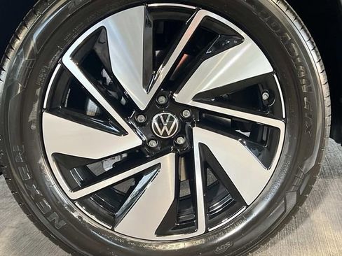 New 2026 Volkswagen Atlas SE FWD image 6