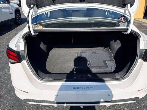 Used 2020 Nissan Sentra SV w/ SV Premium Package FWD image 17