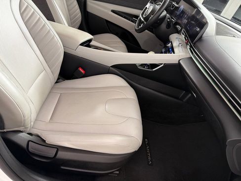 Used 2021 Hyundai Elantra Limited w/ Cargo Package image 23