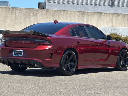 Used 2018 Dodge Charger R/T Scat Pack w/ Beats Audio Group RWD image 2