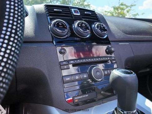 Used 2009 Saturn Sky w/ Premium Trim Package RWD image 24
