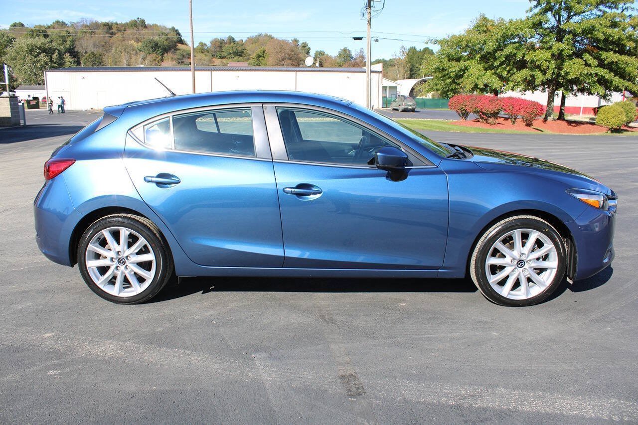 Used 2017 MAZDA MAZDA3 Touring FWD image 6