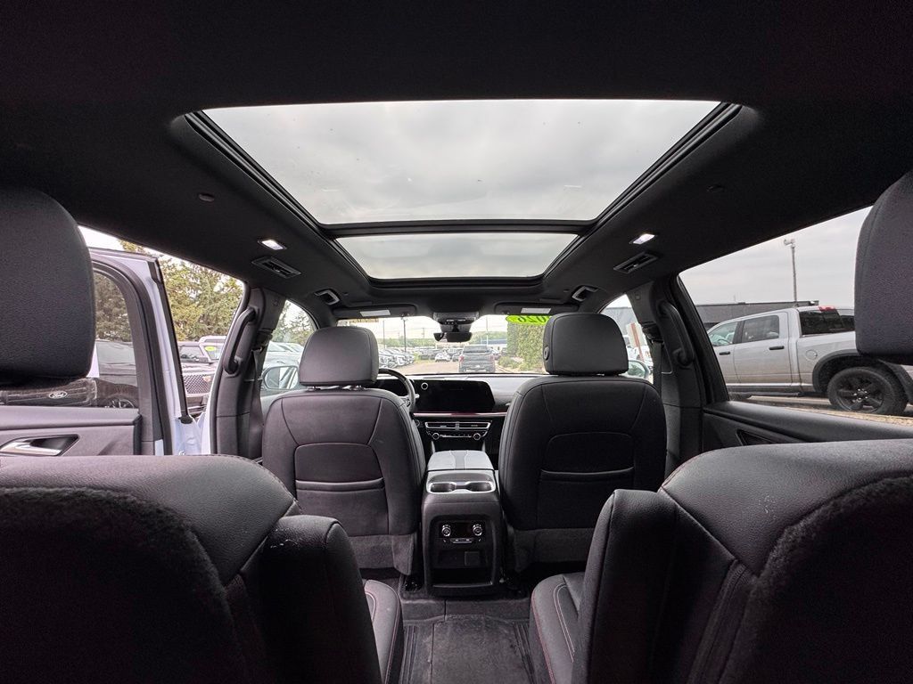 Used 2026 Chevrolet Traverse RS w/ LPO, Floor Liner Package AWD/4WD image 36
