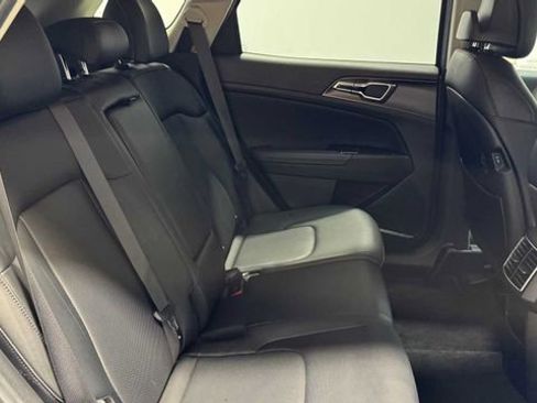 Used 2024 Kia Sportage EX FWD image 19