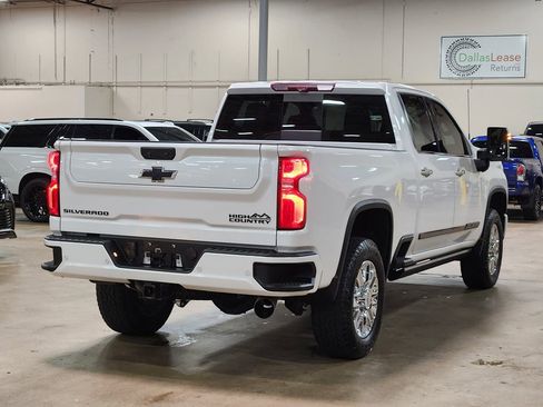 Used 2024 Chevrolet Silverado 2500 High Country w/ High Country Premium Package AWD/4WD image 8