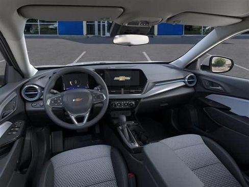 New 2025 Chevrolet Trax LT w/ Driver Confidence Package image 15