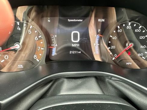Used 2025 Jeep Compass Trailhawk AWD/4WD image 12