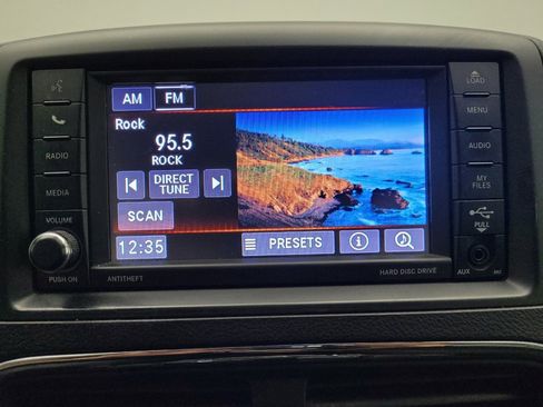 Used 2020 Dodge Grand Caravan SE image 25