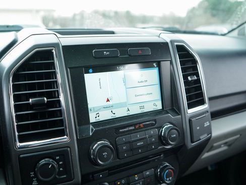 Used 2016 Ford F150 XLT w/ Equipment Group 302A Luxury image 26