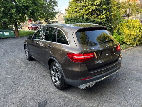 Used 2017 Mercedes-Benz GLC 300 4MATIC image 4