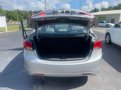 Used 2013 Hyundai Elantra GLS w/ Preferred Pkg FWD image 13