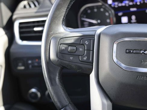 Used 2021 GMC Yukon Denali w/ Denali Premium Package image 24